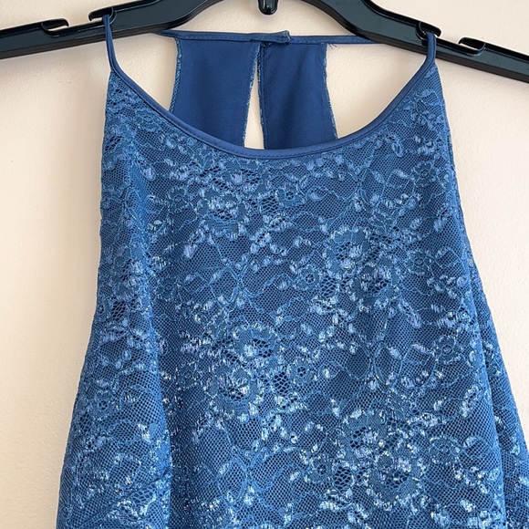 Vera Wang Gown 

Perfect for Prom - Picture 6 of 9